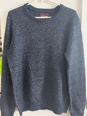Alesbury Men's Navy Crewneck Sweater